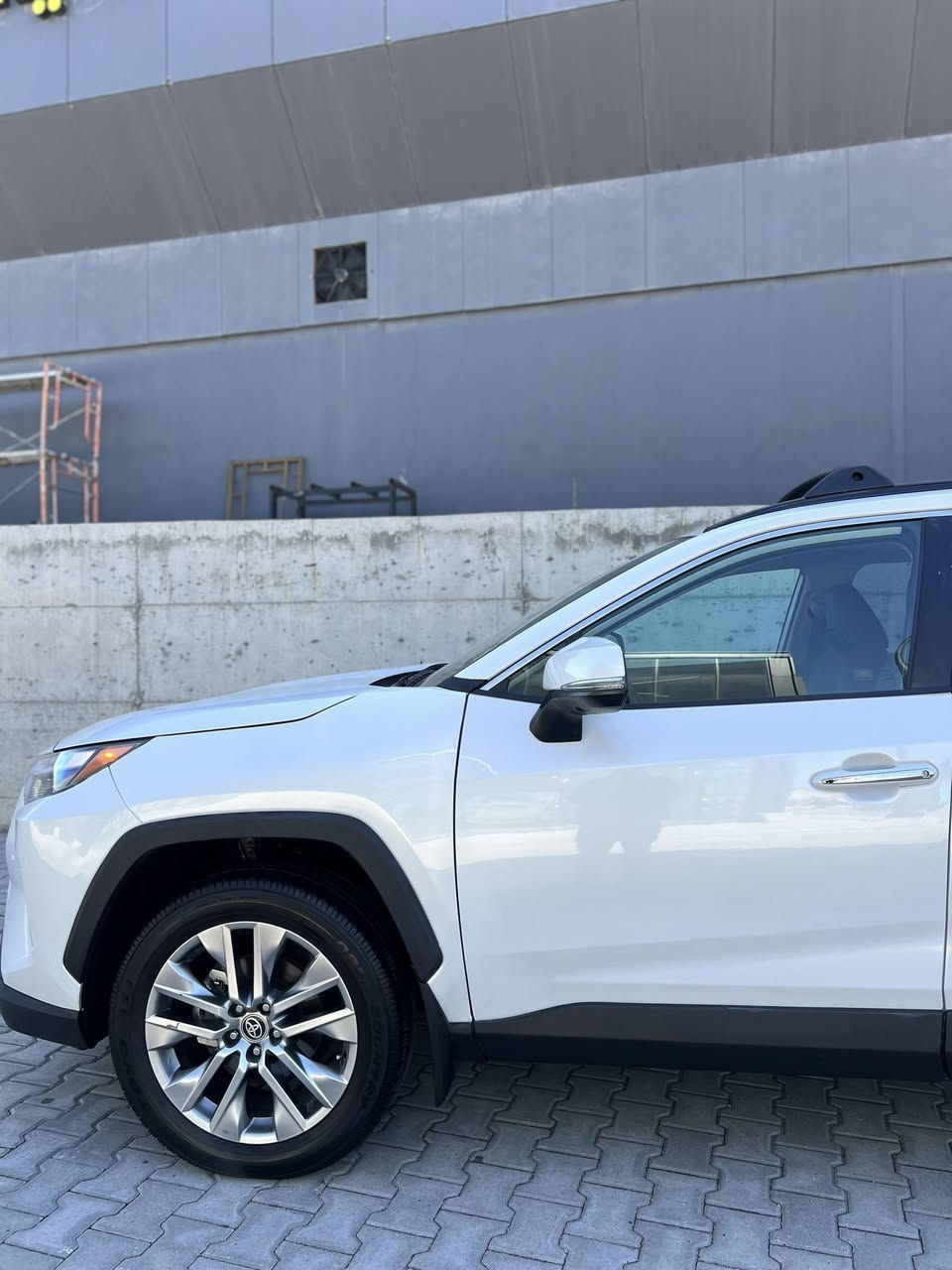 ✅كاتي تترقم شمالي فقط وصول جديد 
Toyota RAV4.2024 limited 1/1 

أعلا فئە مواصفات راف فور

♂️ عدادالمسافه 9 الف   mile

للون  أبيض 

موديل 2024 بنزين وارد أمريكي

⚙️ حجم المحرك 4 سلندر (2.5L) 

💵 (السعر 25,000 $)مجال
میتین و خمسين ورقه

♦️ المواصفات LIMITED

بصمة ابواب

شغال 

٥كامرات 360درجه 

ستيرن هيتر 

كشنات تدفئه وتبريد

كشنات خلفي تدفئە

كشنات خزن

وايرليس چارج

حساسات امامي

حساسات خلفي 

كشنات جلد  

شاشه لمس كبير

شاشه الكتروني 

سماعات JBL  

مضخم صوت 

بصمة تشغيل 

صندوق شفط كهربائي 

كشنات كهربائي  

فتحة سقف سلايد 

رادار أمامي(تحديد مسار)

رادار جانبي (نقاط عمياء)

رادار خلفي(التحذير من الاصطدام)

تحكم وضعيات القيادة Drive Modes  

اوتو ستارت (Auto start)

اوتو ستوب(Auto Stop)

هاند بريك بصمة

اوتو هولد(Auto Hold)

تحكم وضعيات القيادة ECO,NORMAL,SPORT

مانع انزلاق+ABS

حساسات خلفية+كاميرا

تحكمات استيرن

تبريد قطعتين 

وبقية المواصفات المعروفة

الضرر كما موضح بالصور بابين  ودعامي أمامي صبوخ 

2T3Y1RFV0RW333931 رقم شاصي✅

ايرباك كلش سليمة ١٠٠/١٠٠

مکفولة بدون دواخل  

(العنوان/سليمانيه)

                 - - - - - - - - - - - - - - - - - 

✅للاتصال/

***********
