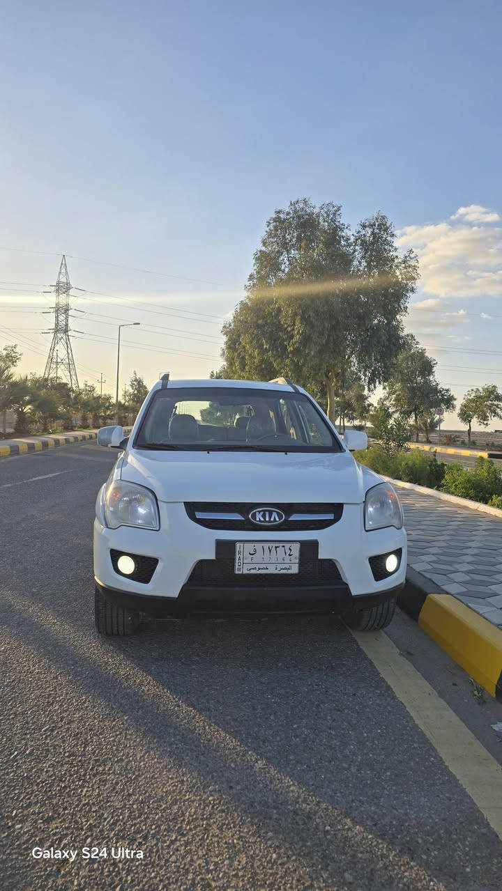 السلام عليكم 
كيا سبورتج موديل 2010 خليجي كفالة مكينة 2000 رقم بصرة وكذلك راعيها مكانه بصرة مكان السيارة البصرة / قضاء المدينه السونار موجود بالصور السعر 135 . 
رقم الموبايل : ***********
