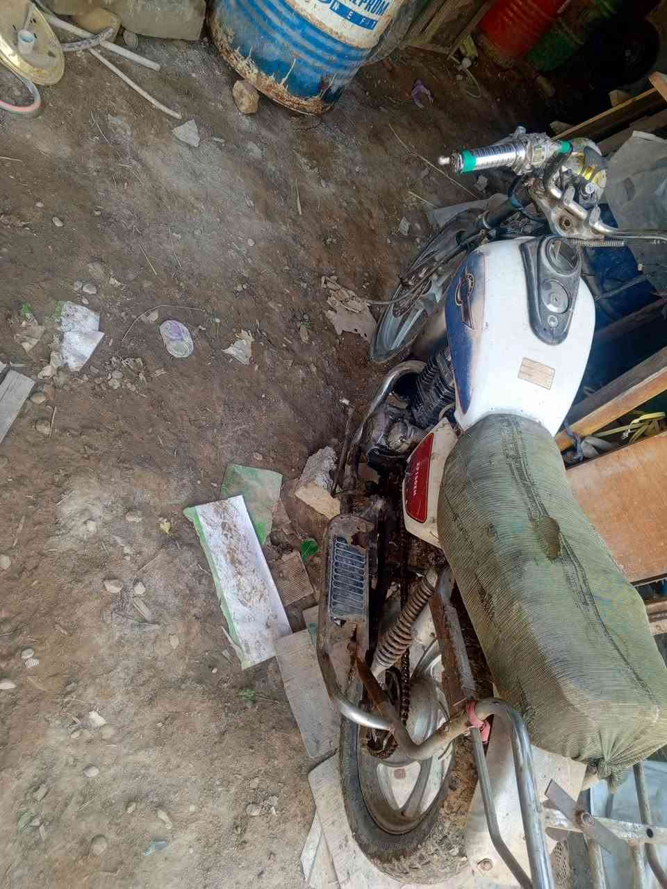 السلام عليكم دراجه للبيع جني دبل بلك بدون أوراق اكفله سرقه دراجه مال شقل السعر ١٧٠ وبي مجال ***********
