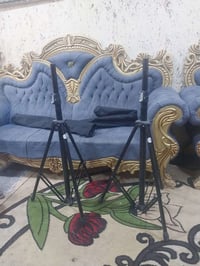 زوج استاند سماعات جديد ثقيل ابوالقفل بالجنطه السعر ٤٥الف العنوان بغداد...