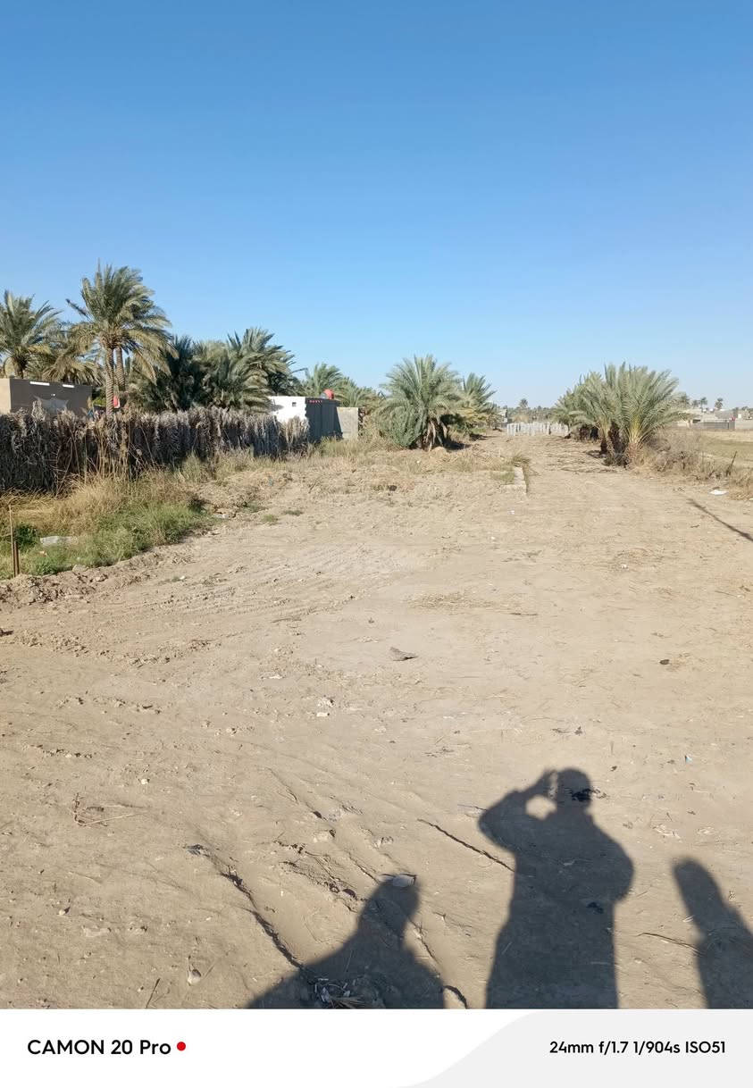 سلام عليكم دونم وربع للبيع طابو صرف واسط نعمانيه حي المتنبي تبعد عن تقاطع جسر 400 متر واجه 16 ونزال 180سعر180مليون***********
