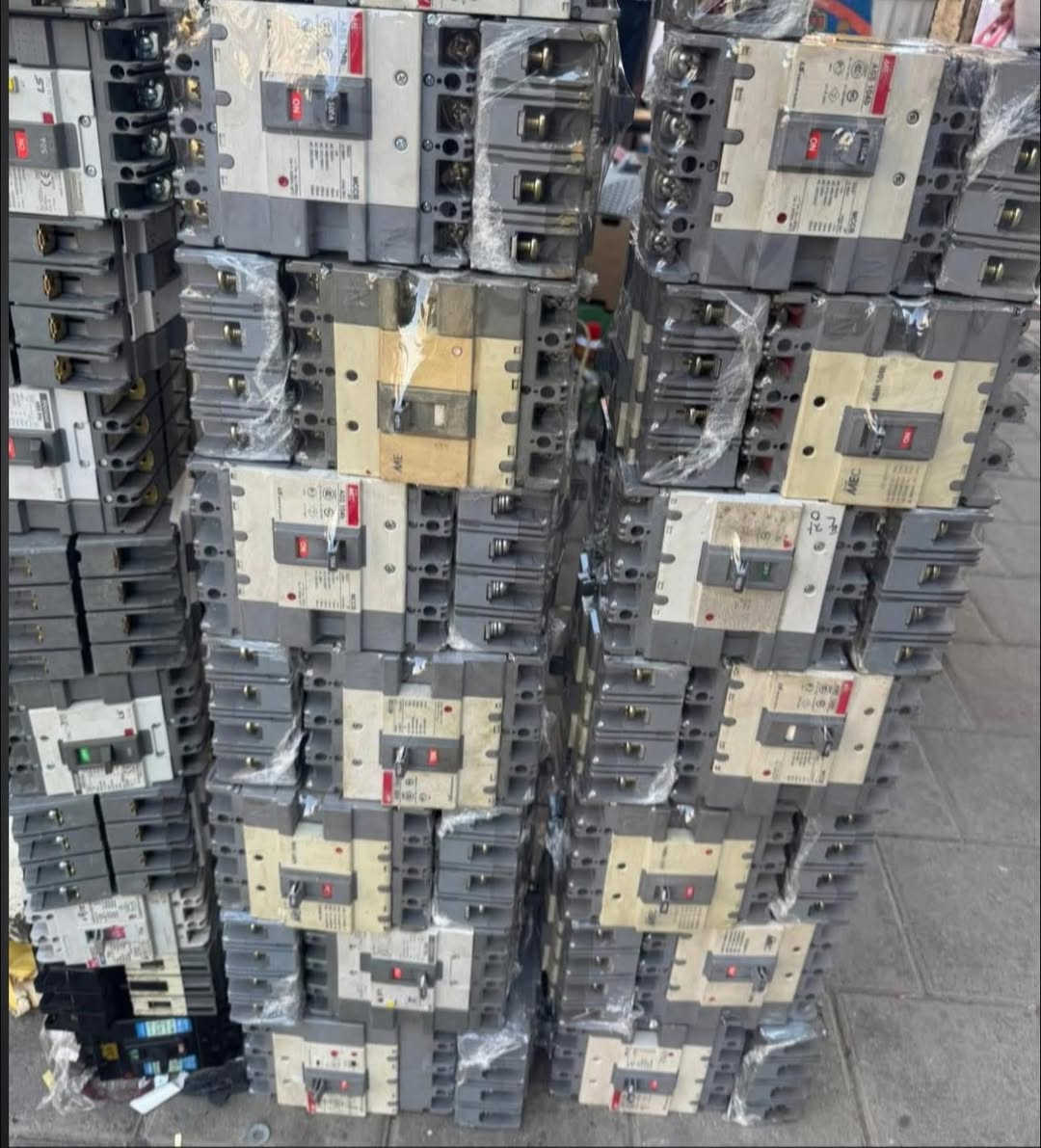 👈ألسلام عليكم تم وصول  وجبة جديدة من ألقواطع ألبالة ألأصلي 👉
👈قاطع ١٠٠ امبير ثنائي كوري اصلي 👈١٠ ألاف  👉

قاطع ١٠٠ أمبير ثلاثي حجم صغير كوري أصلي 👈١٢ ألاف 👉

قاطع ١٠٠ أمبير رباعي حجم صغير كوري وياباني أصلي 👈١٥ ألف 👉

قاطع ١٠٠ أمبير ثلاثي حجم كبير كوري وياباني أصلي 👈١٨ ألف 👉

قاطع ١٠٠ أمبير رباعي حجم كبير كوري وياباني أصلي 👈٢٠ ألف 👉

قاطع ١٢٥ أمبير ثلاثي حجم دبدوب كوري اصلي 👈٢٠  ألف 👉

قاطع ١٢٥ أمبير رباعي كوري اصلي 👈٢٥ ألف 👉

قاطع ١٥٠ ألى ٢٥٠ أمبير ثلاثي كوري وياباني أصلي 👈٢٧ ألف 👉

قاطع ١٥٠ ألى ٢٠٠ امبير رباعي كوري وياباني أصلي 👈٣٥ الف 👉

قاطع ٢٥٠ أمبير رباعي كوري وياباني أصلي 👈٤٠ ألف 👉

قاطع ٤٠٠ أمبير ثلاثي كوري وياباني أصلي 👈٧٠ ألف 👉

قاطع ٤٠٠ أمبير رباعي كوري وياباني أصلي 👈 ٨٥ ألف 👉

قاطع ٦٠٠ أمبير ثلاثي كوري وياباني أصلي 👈١٠٠ ألف 👉

قاطع ٦٠٠ أمبير رباعي كوري وياباني أصلي 👈١٢٥ ألف 👉

قاطع ٨٠٠ أمبير ثلاثي كوري وياباني أصلي 👈١١٠ ألف 👉

قاطع ٨٠٠ أمبير رباعي كوري وياباني أصلي 👈١٤٠  ألف 👉

شورجه عكد النصارى 

👈توجد خدمه توصيل لكافه ألمحافظات 👉

***********
