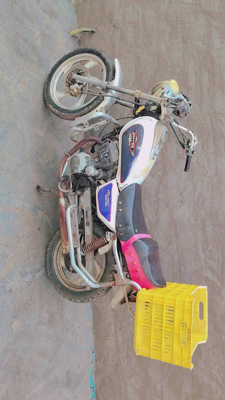 السلام عليكم دراجه جني مكينه ممفتوحه كهرباء شغاله تشغيل عن بعد ريمونت شغال سلف شغال مكاني خالص اي استفسار اتصل***********
