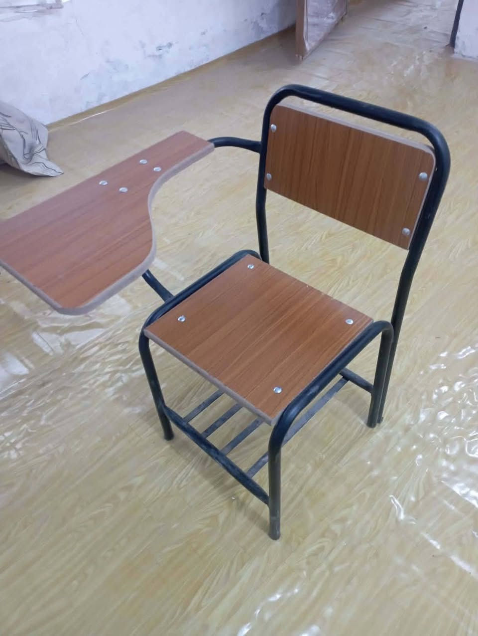 ميز استخدام أقل الشهر نظيف جدا مع 8كراسي


**إذا كنت صاحب هذا الإعلان وتريد حذفه لأي سبب، رجاءا أرسل رسالة إلى الدعم الفني**