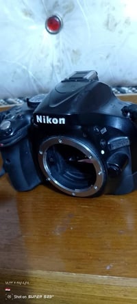 نيكون 5200 • عدسة ٥٥ • اوتو عاطل