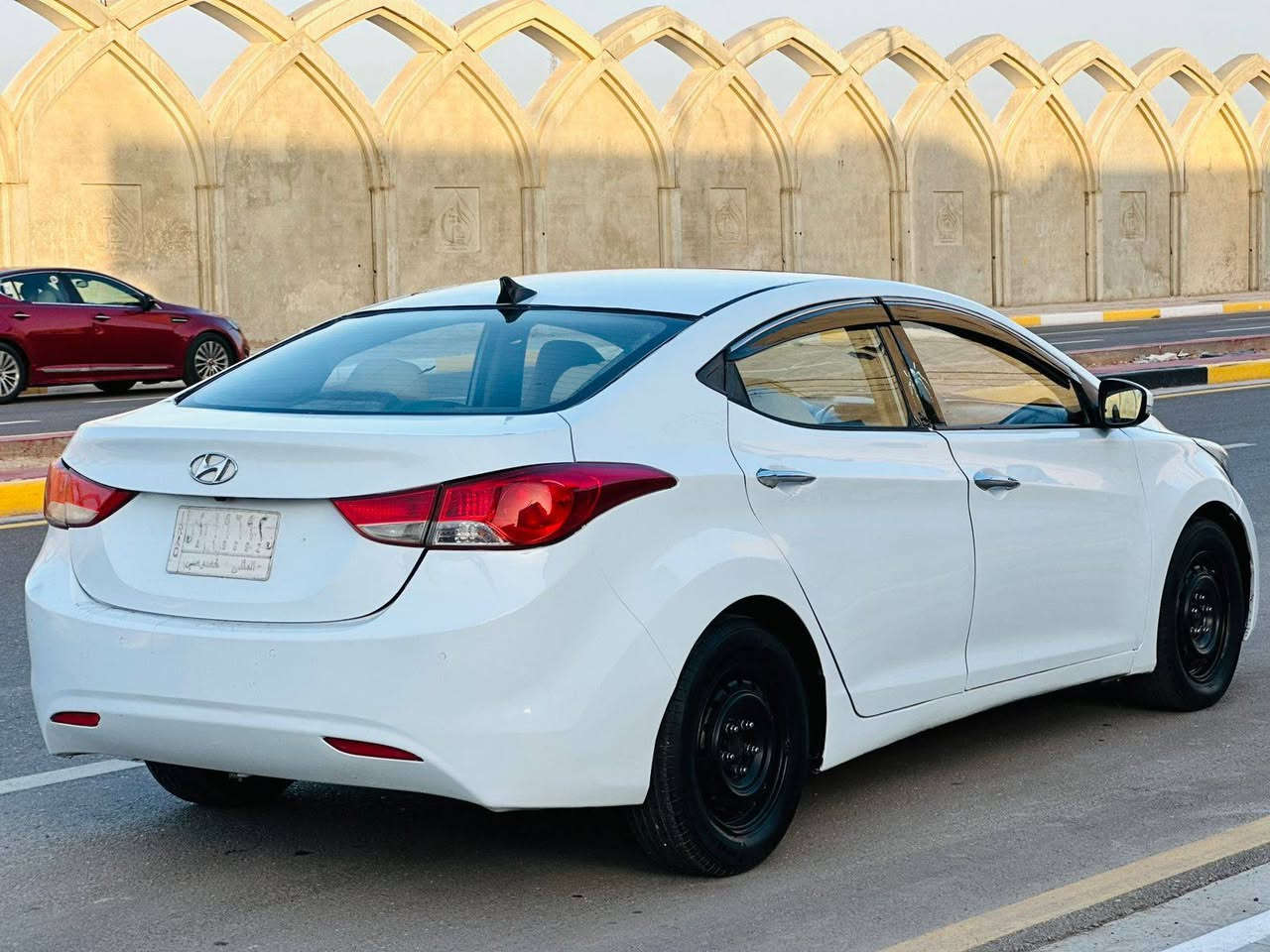 السلام عليكم للبيع هونداي النتر مديل 2014 وارد خليجي بيه صبغ جماليه فقد مكينه كير حداديه تخم تاير تبريد ثلج السعر 98 المواصفات فتحت صقف تحكم استيرن شاشه جبيره حساسات خلفيه السياره جديده وجاهزه من كلشي مكينه 1800 دوش مكان السياره كربلاء الستفسار اكثر عل رقم ***********
