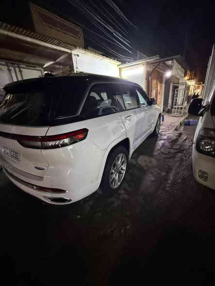 جيب سومت2022( امريكي )
فول فول مواصفات

الموديل2022 . (امريكي) .

المحرك : V6. 3.6L .

العداد :34 كليو متر

موصفات:

رباعي 4x4

﻿نظام تعليق هوائي (جكات).

﻿قيادة ذاتية عند المنعطفات.

﻿رادار امامي مع مانع تصادم .

﻿نظام الرؤية الليلية.ناضور ليلي

﻿تحذير الخروج عن المسار .

﻿مستشعر نوم السائق مع نظام التوقف الآلي

﻿تحذير النقطة عمياء ٥ .

﻿نظام تحذير عند التقاطعات.

﻿نظام تحذير عند تجاوز السرعة المحددة.

﻿نظام عرض المعلومات على الزجاج الامامي (HEAD UP

(DISPLAY

﻿نظام تقليل الضجيح داخل المقصورة.

﻿إنارة محيطية.

﻿شاحن موبايل وايرلس.

﻿تعديل وضعيات مقود السائق كهربائيا.

﻿مرايا تعتيم ذاتي.

﻿المرايا الجانبية قابلة للطي كهربائيا

مرايا الجانبية فاد

ظام الصوت من ماكنتوش مع 19 سماعة.

ويل قياس 21 انج .

* سقف بانوراما .

﻿شاشه كبيرة 10.1 انج .

﻿شاشة للراكب الأمامي .

﻿نظام الخرائط (GPS) .

﻿عرض خرائط الطريق على لوحة القيادة.

﻿لوحة القيادة بقياس 12 أنج.

5 كاميرات خارجية مع بخاخات ماء للتنظيف.

كاميرا للمرأة الداخلية.

﻿تصوير حراري ليلي .

﻿المصابيح الأمامية زنون .

﻿كشافات الضباب زنون .

﻿دخول ذكي.

﻿بصمة على 5 ابواب للدخول الذكي.

﻿تشغيل عن بعد .

﻿الصندوق الخلفيي كهربائي .

﻿فتح الصندوق الخلفي مع حركة القدم.

أقل

دوسات جانبية

﻿فرش المقصورة الداخلية من الجلد الطبيعي الفاخر.

﻿اضافات من الخشب الطبيعي للمقصورة الداخلية.

﻿ذاكرة لحفظ وضعيات الجلوس للمقاعد الأمامية

﻿مساج للمقاعد الامامية .

﻿المقاعد الأمامية كهربائية .

﻿المقاعد الأمامية تبريد وتدفئة .

﻿المقاعد الخلفية تدفئة وتبريد .

﻿ستائر للشبابيك الخلفية.

﻿انارة داخلية LED متعددة الالوان .

﻿حساسات امامية وخلفية .

﻿5 راكب .

﻿مكيف خلفي مع وحدة تحكم منفصلة .

﻿تدفئة مقود القيادة.

﻿مانع تصادم خلفي .

﻿بلوتوث تلفون .

﻿محدد سرعة .

﻿نظام التشغيل والاطفاء الاوتوماتيكي

5 راكب .

﻿مكيف خلفي مع وحدة تحكم منفصلة .

﻿تدفئة مقود القيادة.

﻿مانع تصادم خلفي .

﻿بلوتوث تلفون .

﻿محدد سرعة .

﻿نظام التشغيل والاطفاء الاوتوماتيكي .

﻿نظام بريك اوتماتيكي

بعد هواي موصفات اعلى فئه 1/1

السعر انشالله مناسب 365$ بيها مجال 

***********
