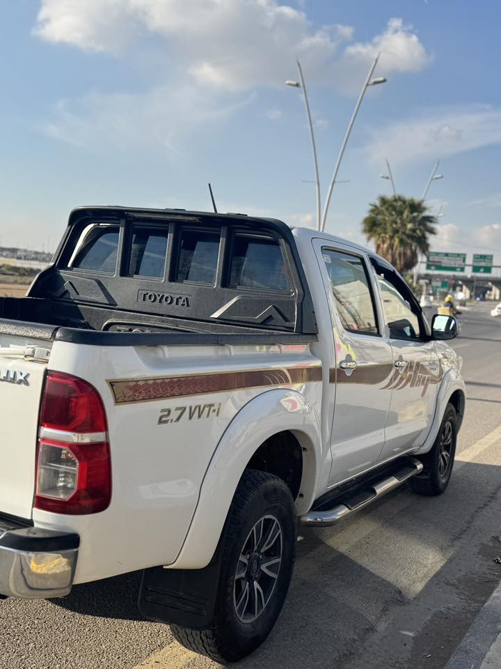 بيكم فور ويل موديل2013 جيهان محرك بس قبق خارجي مفتوح ماشي260سيارة خير من الله بيها صبغ بقط بدنة جوة جام الأمامي وبدنة بلبودي سعر190وبي مجال مكان موصل ***********
