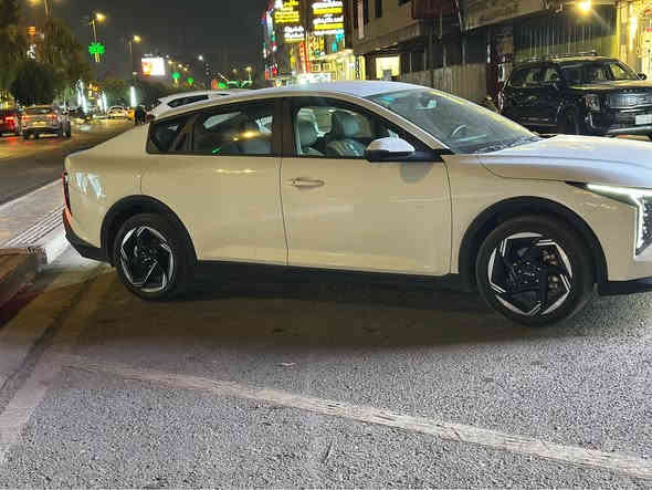 كيا K4 وارد خليجي ضمان الشركه الدوليه محرك
٢٠٠٠ دوش كير at ضمان ٥ سنوات كير محرك صدر مشط ستيرن تبريد فيتبم و٤ تبديلات دهن مجاني فول عدا الفتحه بصمة ابواب بصمة تشغيل تشغيل عن بعد لايت زينون لد امامي خلفي داخل لونين اسود وجوزي ومدوشمه جديد شاشة جبيره متصله حساسات امامي خلفي نقاط عمياء تبريد قطعتين مرايه داخليه تعتيم اوتو هولد وهاند بريك دكمه مرقمه وكامله وبأسمي
للأستفسار. 
*********** واتس اب كربلاء
