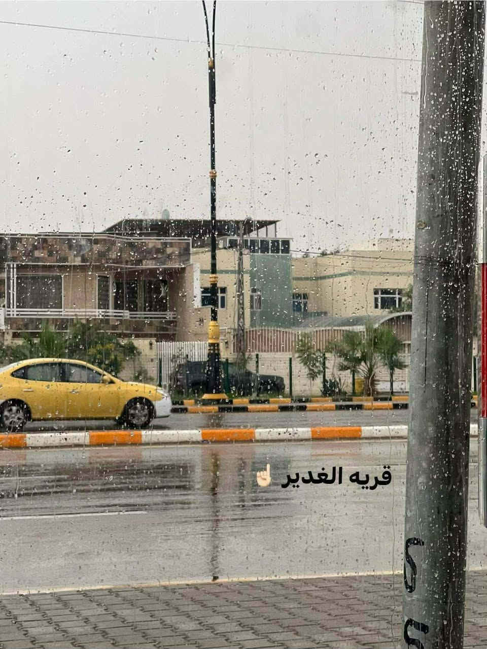 🏡دار للبيع🏡 ***********
المساحة:200 متر مربع
عدد الطوابق:طابقين
نوع السند:#طابو_زراعي_سند_٢٥_أقرار
السعر:خاص وتدلل) 

تفاصيل الطابق الأول:
غرفتين
صالة
مطبخ 
صحيات عدد 2
استقبال
كراج كبير/مكشوفه 2

تفاصيل الطابق الثاني:
غرفة عدد3 
صالة
سطح
مطبك شتايكر
صحيات

الميزات:
ماء
كهرباء
قريب من: قرية الغدير جدا#عرض_13 قريب عله مستشفى

الموقع:🏡 (#توجد_جميع_المساحات)
نجف/ملحق قرية الغدير بسايدين لجدد بشارع 7سنتر النجف, العراق
