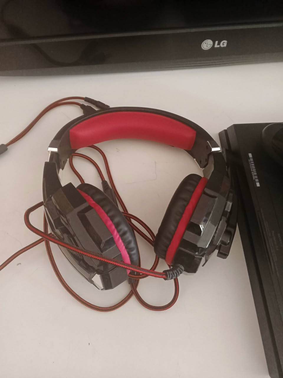 للبيع كيبورد ميكانيك red dragon
سويتش احمر السعر ٣٠ 

سماعة kotion each 

المواصفات 

تأتي مع مايك للفتح أو الغلقRGB السعر ٢٥ 

بلايستيشن 4 فات

المواصفات

مساحه 408 غيغابايت 

مع 2 يدات (جويستكات)

السعر ٢٠٠ 

شاشة l g  نضيفة وقابلة للتكنيك السعر ٧٥ 

وبيهن مجال الاتصال على الرقم 

 *********** يوجد واتساب
