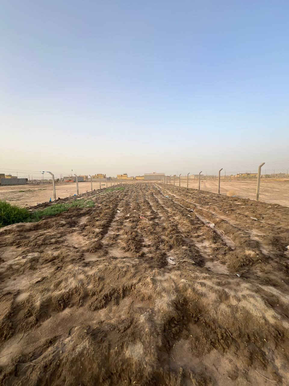 قطعه زراعي مساحه 650 متر مسيجه بي ار سي بالاسكان الصناعي بحي الجوادين النزله الثانيه تعبد عن شارع 90 متر
السعر والتفاصيل اتصل ***********
