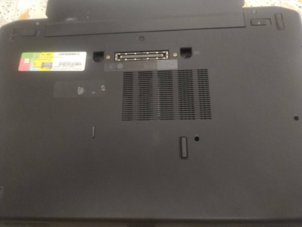 *Dell Latitude E6430s* 
مُعالج Core i5 (الجيل الثالث) 
رام 4
ذاكرة 216 hdd
ويندوز10
بطارية تدوم ساعتين الى ساعة ونصف
متوفرة وياها شاحنة+ماوس+حقيبتها 
للبيع بـ 60 مكاني ديوانية متوفر توصيل تواصل خاص


**إذا كنت صاحب هذا الإعلان وتريد حذفه لأي سبب، رجاءا أرسل رسالة إلى الدعم الفني**