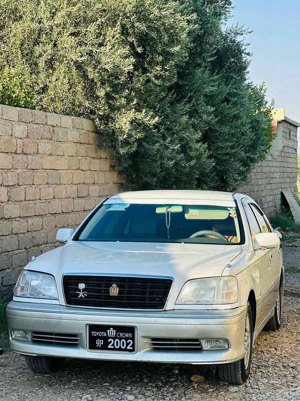 السلام عليكم سيارة ملكه للبيع من كلشي محرك كير شرط تبريد ثلج صدر تايرات جديد سعره 35 وبي مجال  ***********  ***********
