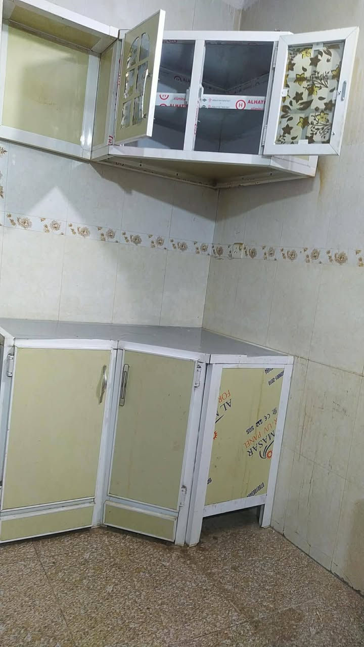 كاونتر وملحق ثلاث قطع زاويه ركنيه  نظافه فول شخط مابي تسكام للبيع حله


**إذا كنت صاحب هذا الإعلان وتريد حذفه لأي سبب، رجاءا أرسل رسالة إلى الدعم الفني**