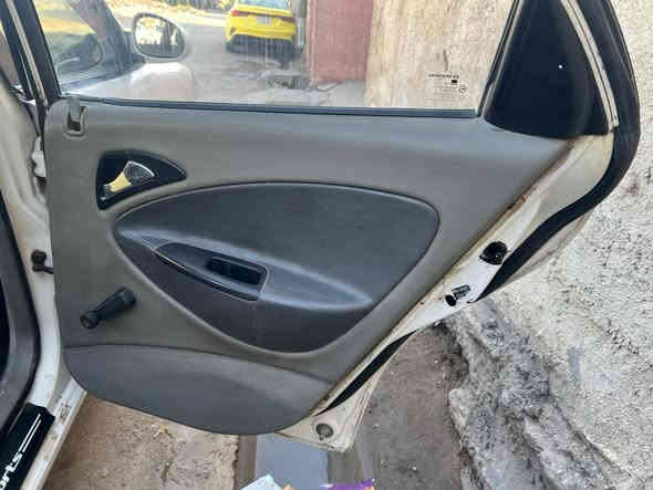 السلام عليكم دايو نوبرا 2 موديل 2001 محرك وكير خير من الله اوتوماتيك كهربائيات كله شغاله تبريد ثلج صدر كلش نظيف تخم تايرات غرفه كلش حلوه سنتر لك وبأسمي رقم انكليزي مكان السياره بغداد مصبوغه حزام جماليه  السعر 37 ورقه للأتصال ***********
