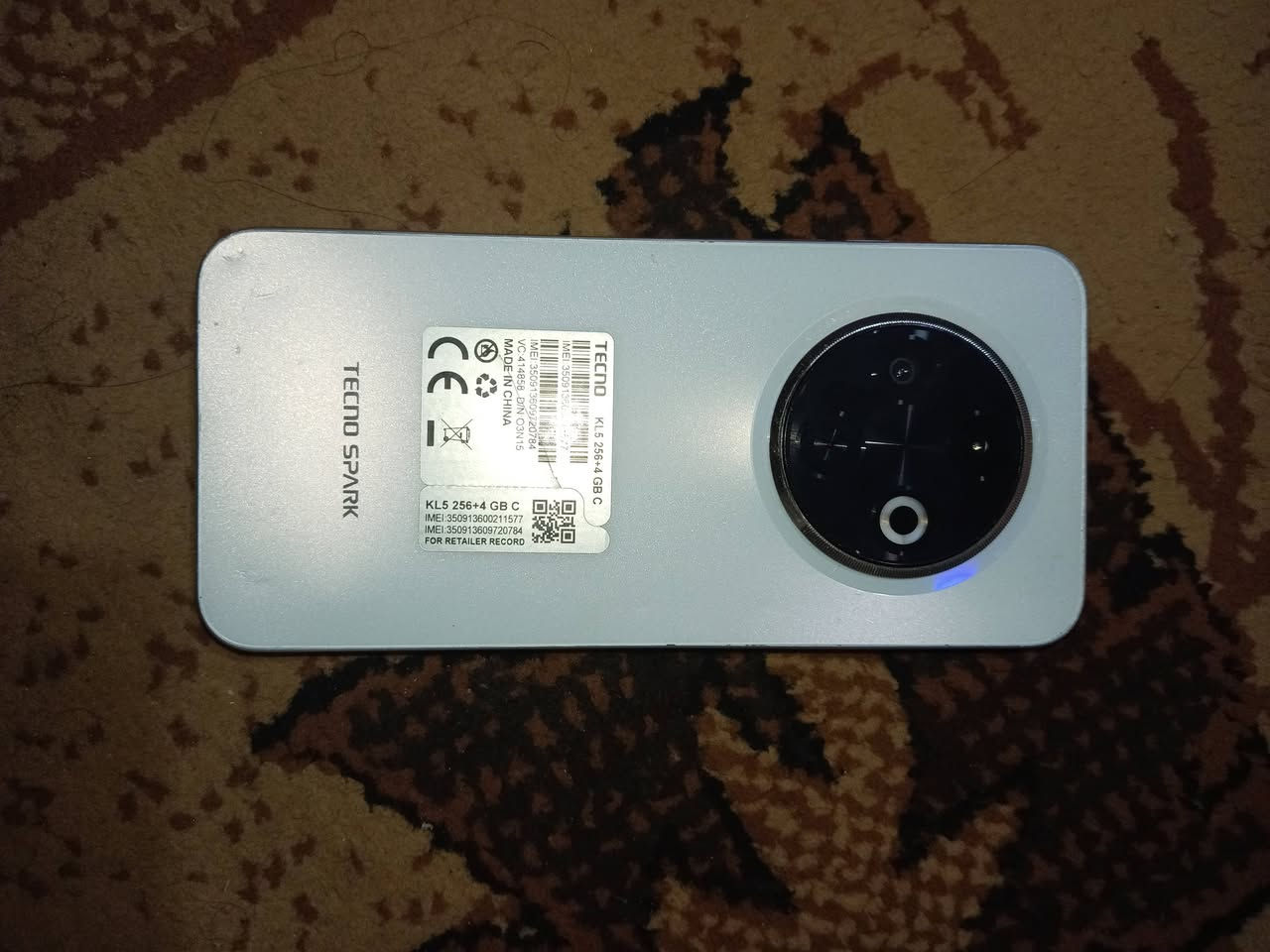 تكنو سبارك ٣٠c هوا وملحقاتو شاشا بيها كسر وشاصي بي ضرر مدام العين السعر 60 تواصل عل رقم ***********
