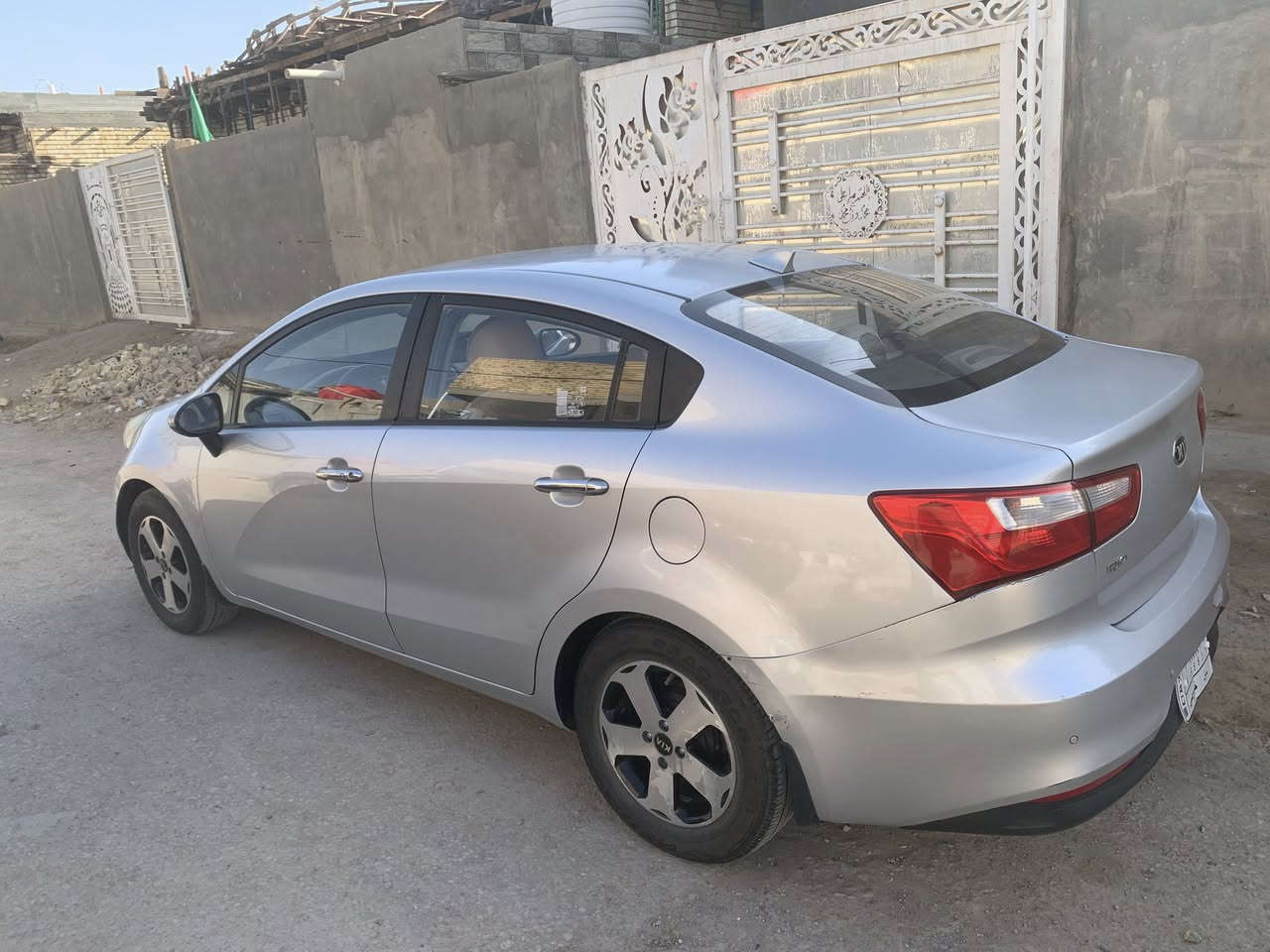كيا ريو خليجي 2016 بيها باب الصدر مبدل بدون دواخل  وبيها بنيد مبدل محرك بي صوت بـَس لا تبخير ولا تنقيص  سيارة نصبتها حلوة تبريد منظومة جديدة ثلج❄️  تخم تاير جديد حساس شاشة وكاميرا خلفيه مراية وسطيه تعتيم تلقائي السعر 82 و بيها مجال قليل حگ الجيه  للاستفسار  ***********
