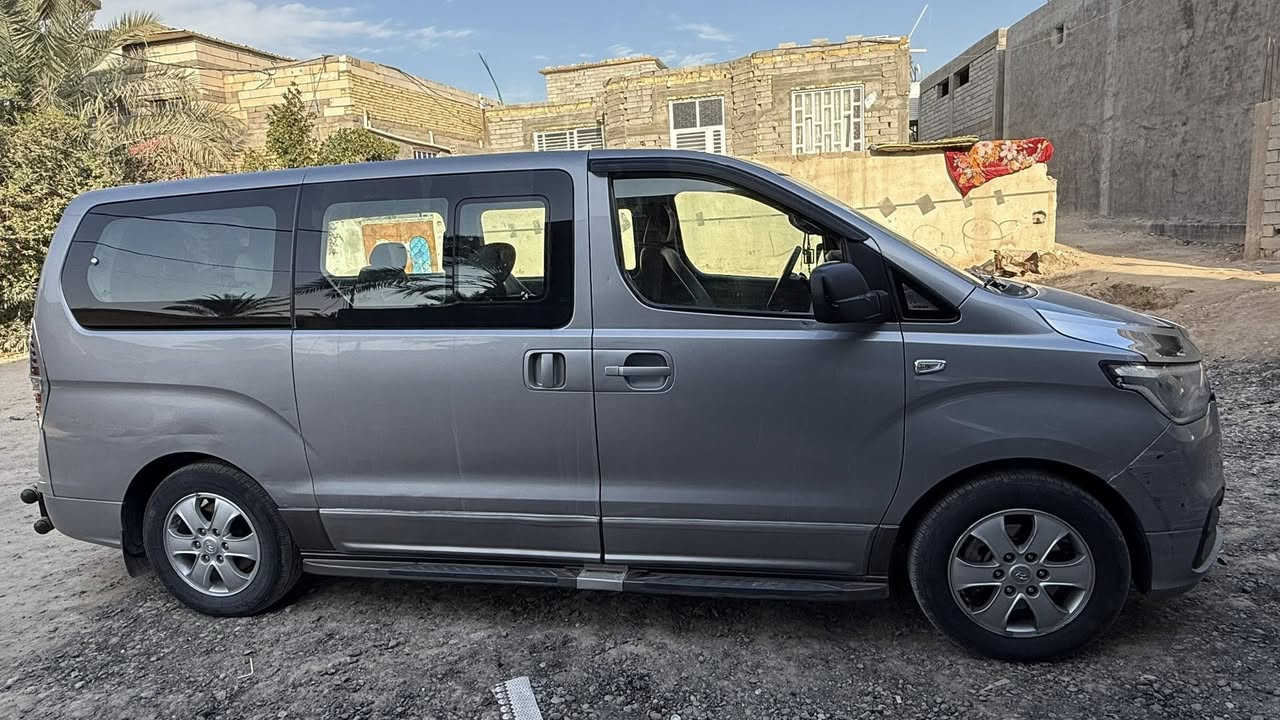 السلام عليكم ستاركس 2019 مرمز 2022 السيارة كفاله عامه ضربه وصبغ وتبديل كفاله حتى البلاستك دواخل جديده مكينه كير حداده تايرات كفاله السعر 3000$ وبيها مجال للشراي للاستفسار اكثر الاتصال على ***********
