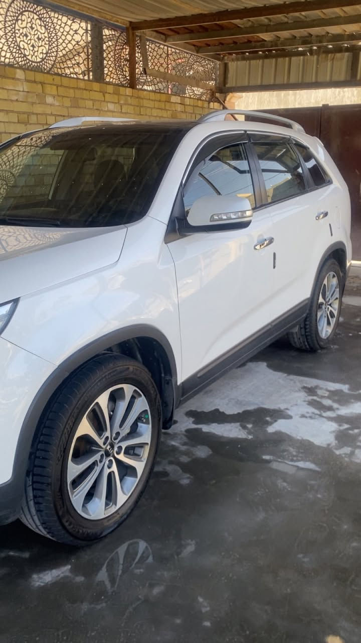 سلام عليكم
سورنتو 2015 رقم بغداد
لون ابيض محدد صدفي
فول موصفات واحد عله واحد
فور ويل بردات خلفيه مانع نزلاق
تثبيت سرعه بصمات ابواب
شاشه كبيره داخل قرميدي 
تتفه وتبريد مقاعد الماميه ولخلفيه
تبريد 3 قطع  مقاعد الماميه كهربايه
بولرامه سياره مكفوله من ضربه وتبديل
بيه شخط 3 قطع ورشيتهن فقط 
تصال رقم ***********
مكانه فلوجه سعر 190 بيه مجال قليل
