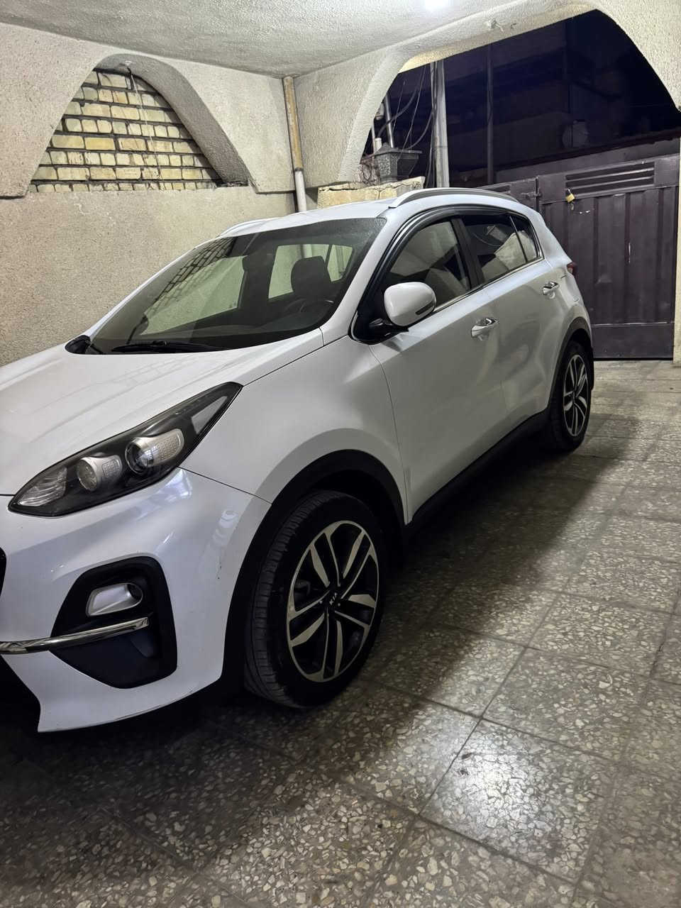 السلام عليكم موديل 21ماشية 58 بيها بارد بالباب الخلفي وهلال الجاملغ الي خلف السائق السعر 19.5
***********
