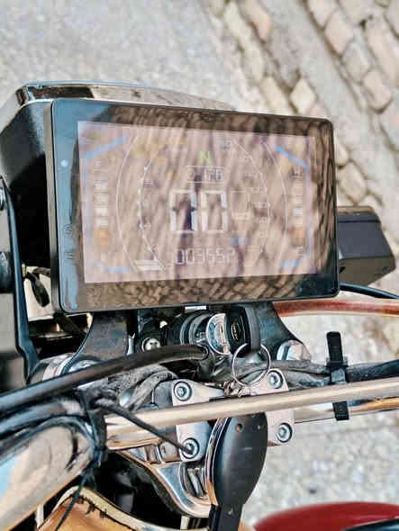 سونيلك موديل٢٥ ماشيه ٣ زيرو بعدها
cbf  ضاغطه وزنجيل 
عل وضع الشركه برغل ممبدل بيهه 
٩٥٠ وبيهه مجال
بغداد جميله 
***********
