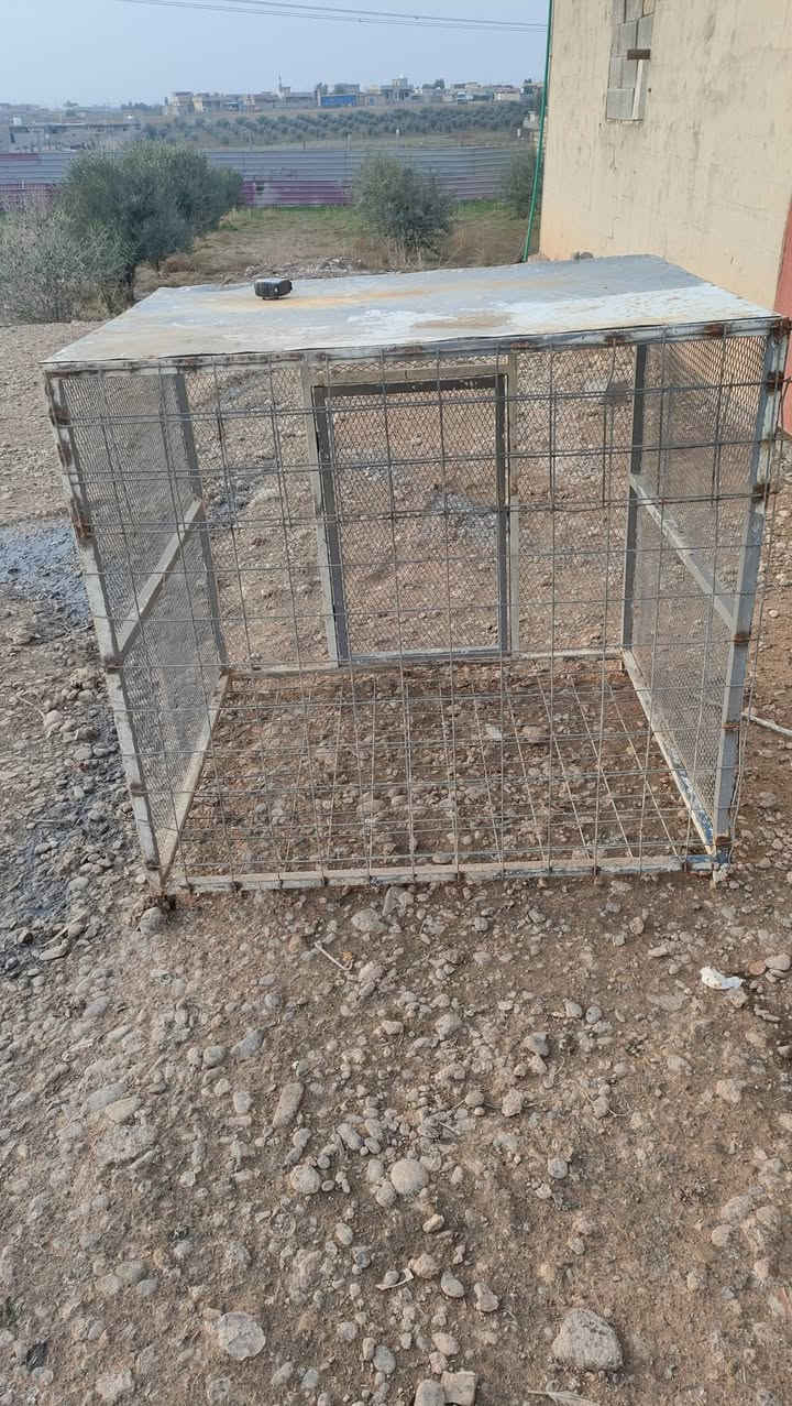 السلام عليكم من رخصة الادمن المحترم 
قفص ثقيل حديد درجه اوله يرهم الدجاج يرهم الطيور يرهم التخزين مثل ماموضح بلصور ارتفاع 110 

عرض 120 

السعر 75 

***********
