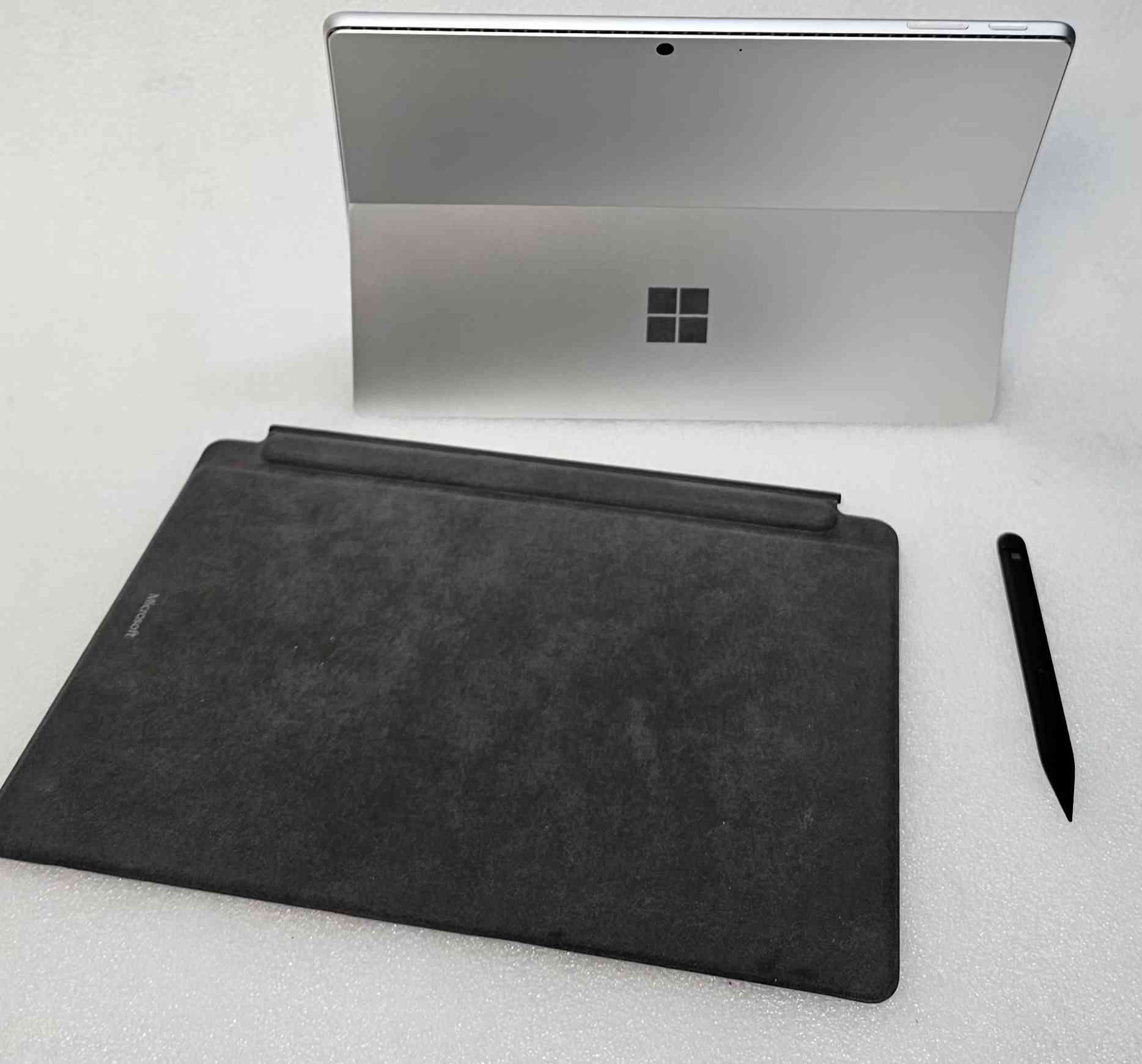 الجمال والرقه كلها هنا Surface pro 11🔥🙂‍↕️
من اجمل القطع التي تتميز بمواصفات:. 
🌼snapdragon elite 12 Core المميز 🔥✨

🌼(Ram) 16سرعه في تعدد المهام 

🌼(SSD) 1T سعة خزن رهيبه 🔥💎
اسعارنا افضل الاسعار وانسب 😎💰. 
×ركزلي🔴:. عدد دورات الشحن 61 فقططط🔥🔴
×النظافة فوووول👌🏻
× ضمان 10ايام 
يعني تكدر تفحص لابتوبك براحتك 🙂‍↕️🤝🏻. 
×توصيل لجميع المحافظات العراق ومجاااااني 🫣
🔴للتواصل على الخاص او على الرقم ***********
