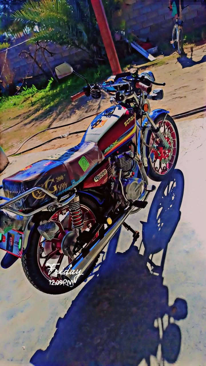 السلام عليكم دراجة سيفانه للبيع موديل2025 او مراوس بتايكر شرط احلى من الصورة لاتنقيص ولاتبخير السعر 725 وبيه مجال الاستفسار اتصل ***********
