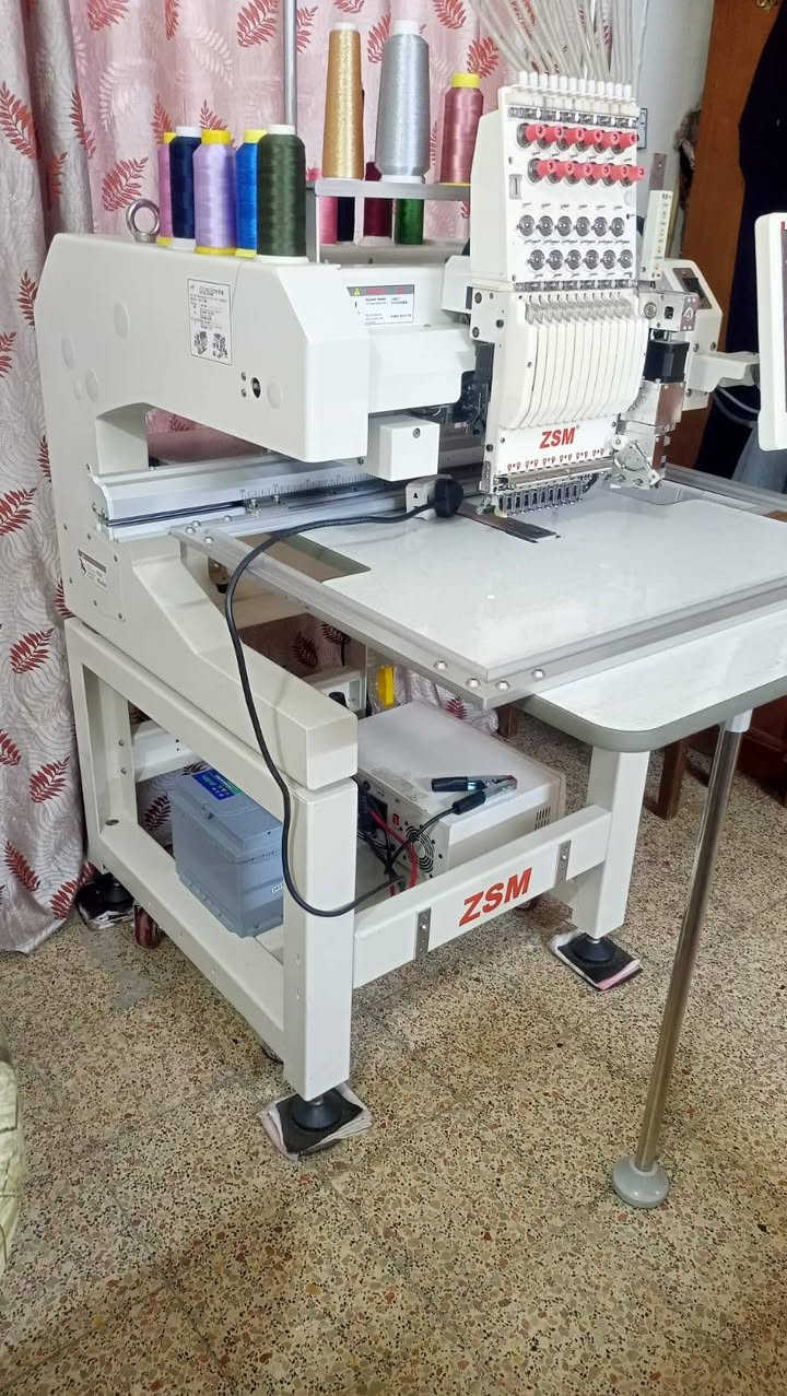 للبيع
ماكينة تطريز كامل الملحقات نظافه 90 %
استخدام جدا فليل للاستفسار مراسله الرقم 
***********
***********

