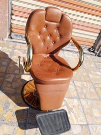 كرسي حلاقة • استعمال قليل • مدينة الصدر ق24