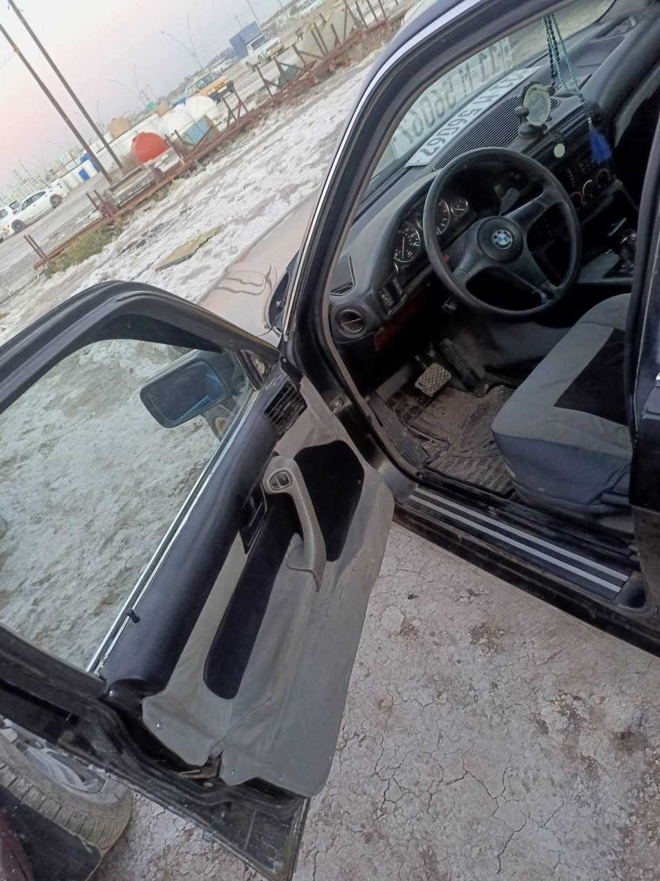 سلام عليكم
م̷ـــِْن رخصه الكابتن  

موديل 91وارد يابان رقم بغداد الجديد سنويه جديده بسمي سياره كير ومكينه وتفرعات ڱڵـه. 25 وارد يابان صدر امامي خلفي نضيف

نواقصه وجه كمبريسر لاطش شرط حته غاز بيه كيلو متر وطوافه ميشتغلن وعندي ويل بي عواج تطلع ركله بل مشي
السعر 55 وبيه مجال استفسار اتصل عل رقم مامتواجد عل نت عنواني ديالي الخالص 
***********
