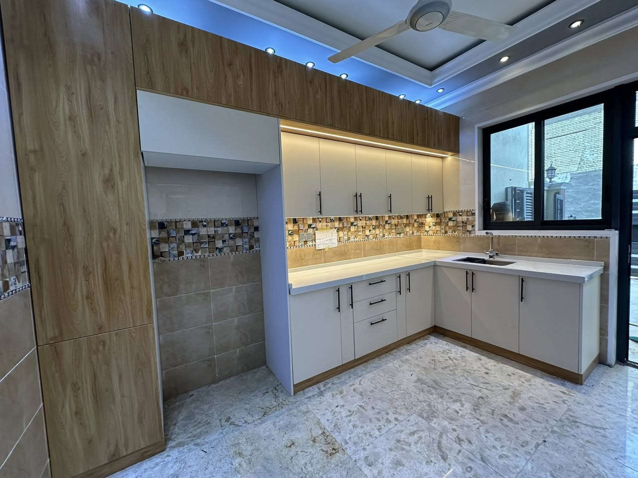 مرحباً بكم في شركة المطبخ الابيض
تسعدنا زيارتكم زبائننا الكرام في موقعنا حي دجلة مجاور اسواق اميرة 
نقدم لكم عروض السنة الجديدة 
مع هداية 
يتميز بها مطبخكم 
اجود انواع الخشب من ال MDF 
HDF 
يتوفر لدينا الوان (صبغ سيارات) حراري مع الوان الاكرلك الاسباني بكل الخامات 
العروض مستمره الى نهاية شهر  الواحد 
اهلاً وسهلاً بكم من الساعة ١٠ صباحاً الى ال١٠ مسائاً 
للاستفسار تواصلو مع الصفحة او الاتصال على الارقام التالية 
*********** 
***********
