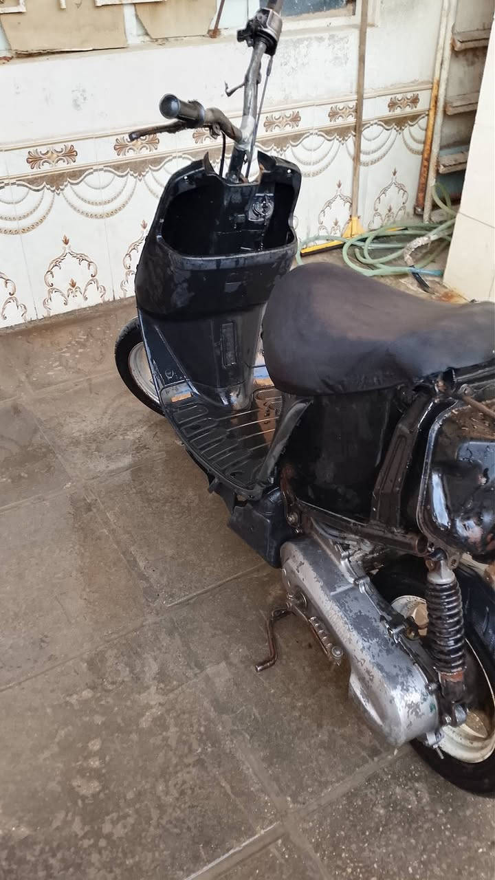 السلام عليكم دراجه بتره حربي 
ضفيرتها البلاديه موجوده بس انا مسوي ضفيرتها حربيه 
الدراجه امس فتحتها تجفيتها بعدها عل سحك وبوشتها وبستمها الابلاديات موجودات جبن صفحتين جديدات جاين وطلاليك وكابريتر وشوته وبلك جديدات ما تحك راسك من ورها 
ما موكفتني بشارع يشهد الله غير البانزين بس احتاجيت واريد ابيع 
ب175 وبيها مجال وبيها مكينه نعومه وشلعه ومعدل مكاني ناصريه مركز الاسكان هاذا رقمي 
***********
