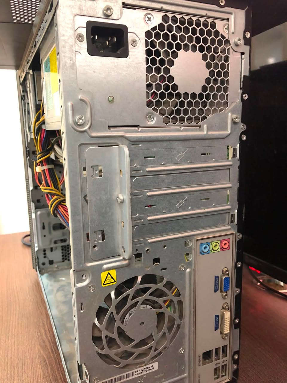 حاسبة قديمة للبيع مكاني النجف
• الشركة المصنعة: Hewlett-Packard (HP)

 • موديل الجهاز: HP Pro 3300 Series MT

 • نظام التشغيل: Windows 10 Pro 64-bit (إصدار 19045)

 • المعالج: Intel Core i3-2100 بسرعة 3.1GHz (مع 4 أنوية)

 • الرام: 4GB (4096MB)

 • إصدار DirectX: 12

 • إصدار الـ BIOS: قديم (تاريخ 2011

يمكن واحد من الرامات خربان 

الحاسبة ما مشغلها من سنه وابيعها بدون هارد 

السعر 50 الف وبيها مجال


**إذا كنت صاحب هذا الإعلان وتريد حذفه لأي سبب، رجاءا أرسل رسالة إلى الدعم الفني**