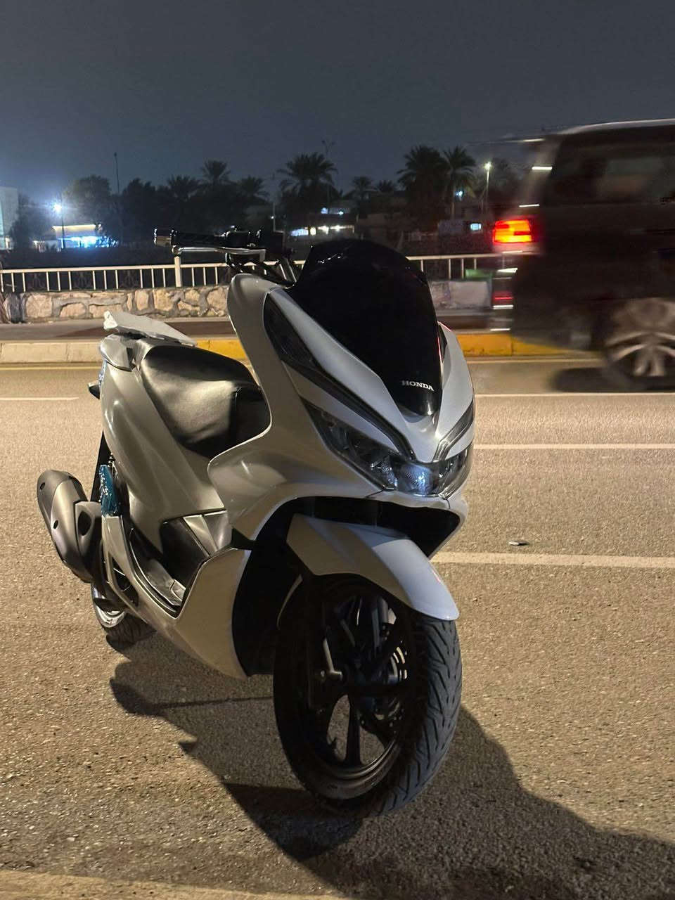 سلام عليكم pcx جيل الثالث 125
دراجة نضيفة مكفولة مكينة كفرات ضفيرة 
صارلها شهر من نزلتها رمبه 
النضافة بالصور 
مكاني ديالى بعقوبة 
سعر ٢٤$ وبيها مجال 
الراغب بشراء 📞📞 ***********
رجاءً المو شراي لا يتصل ولا يعامل 🙏🏻🙏🏻 بعقوبة, ديالى
