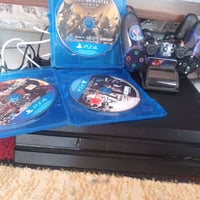 بلايستيشن ٤ برو • ٥٠٠ جيجا • ٣ اقراص