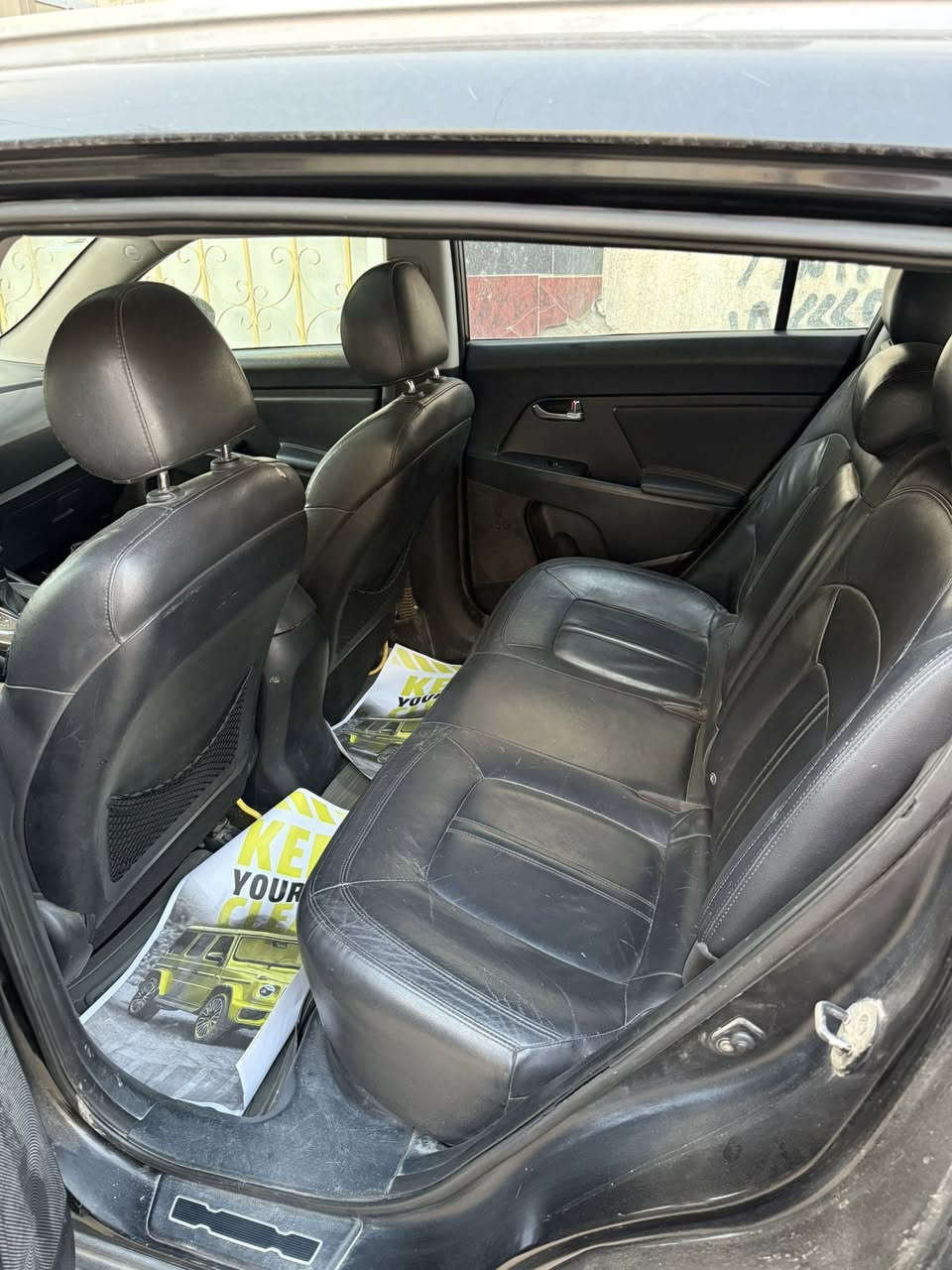 السلام عليكم …. كيا سبورتج ٢٠١١/ رقم بغداد /تحويل مباشر
فول مواصفات 
بصمة 
بانوراما
تحكم ستيرن 
اشاير بالمري 
كشنات كهربائية + تدفئة بالكشن/ مكينة دوش اصلي ٢٤٠٠ بحالة جيدة جدا / الكير جيد جدا / الداخل نظيف / الصدر جيد
حادث امريكا بيها قطعتين + صبغ حزام 
السعر ١١٠ $ و بيها مجال بسيط
للتواصل *********** واتس آب أو اتصال
مكاني بغداد حي الجهاد
