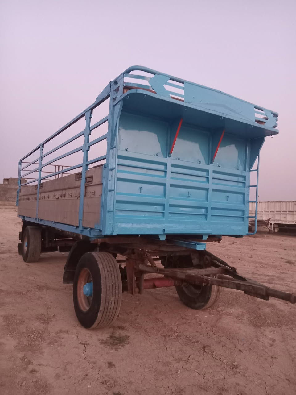 مقطوره للبيع تك طول سبعه وربع سبرنك ***********.      ***********
