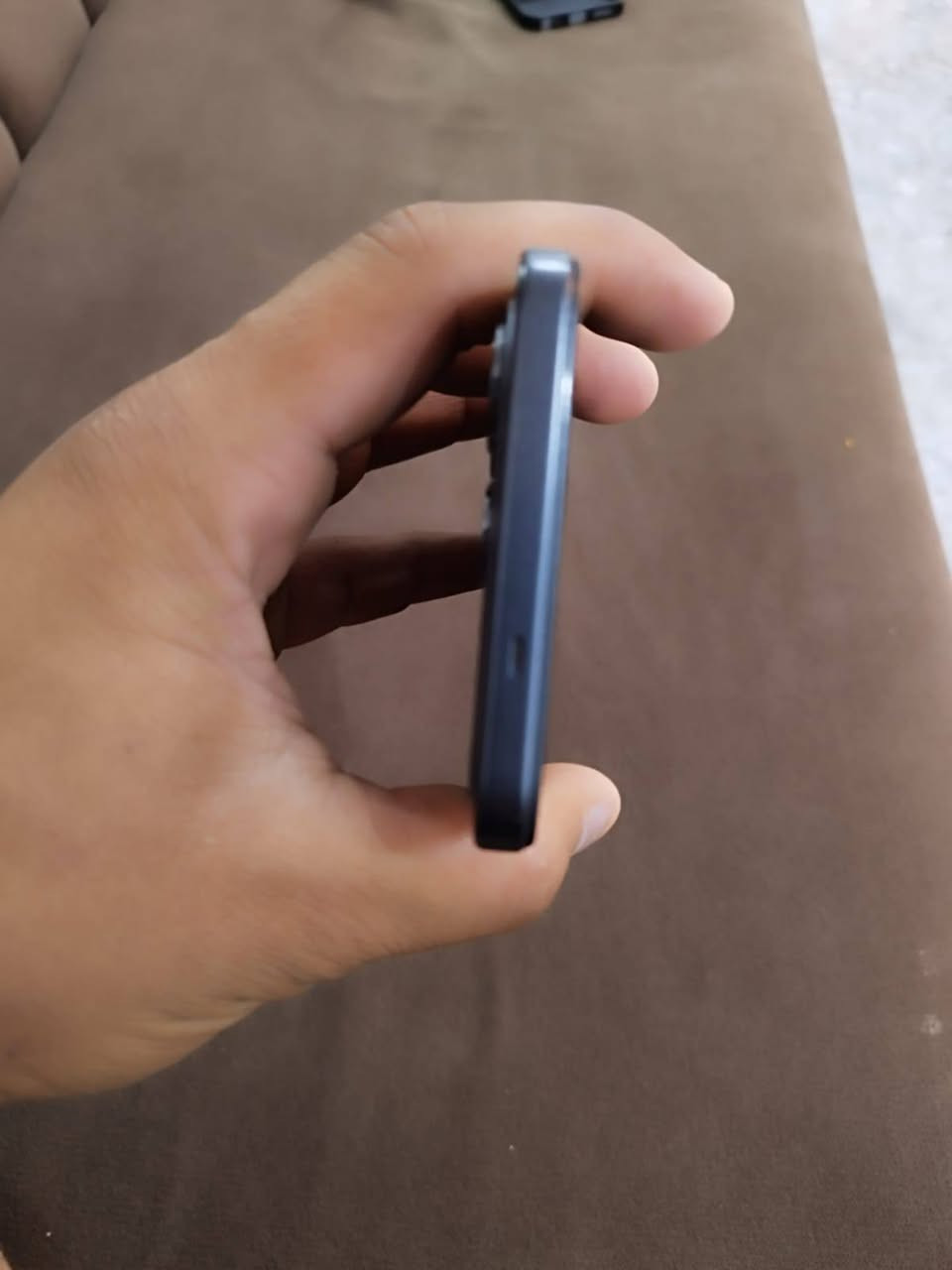 سلام عليكم عندي تلفون TECNO SPARK 40 جهاز نضيف غراضه كله موجود والسعر الرقم ***********
