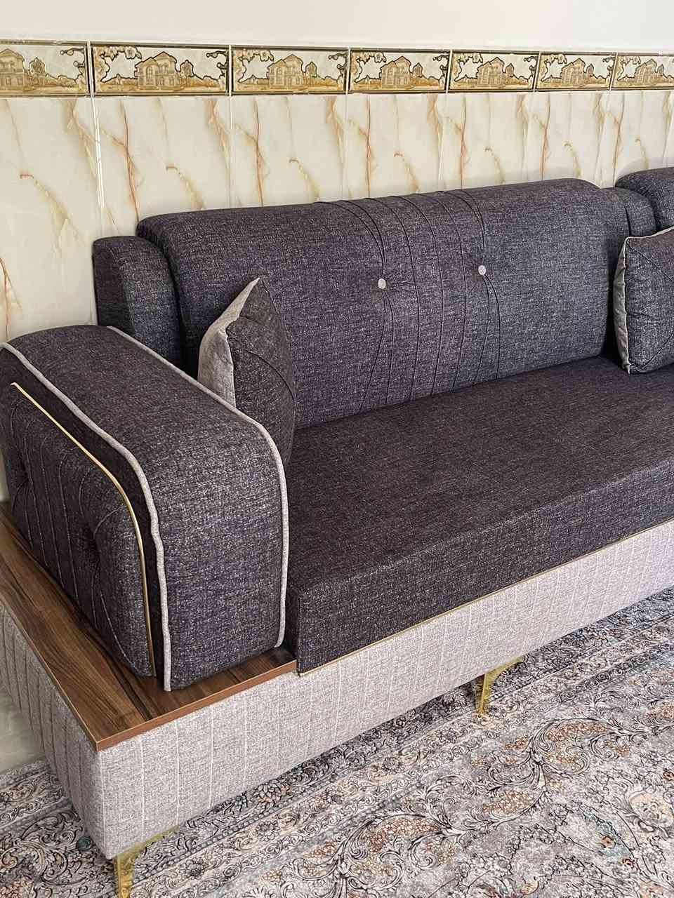 هذه ديوان ماخذته ب مليون صار شهر هسه اريد أبيعه ب950وهذه رقمي *********** قياسه 11متر
