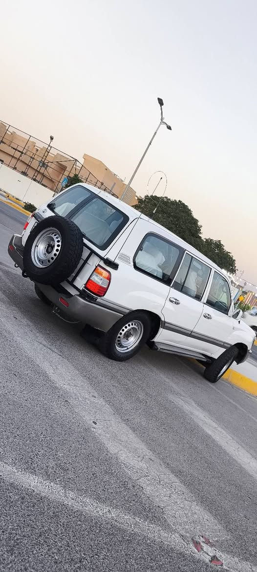 السلام و عليكم مؤنيكا (2000)فول عادي غاز و بنزين  بؤ فرؤشتن پيش اكسل گيرو مه كينه ي به شه رت سه نه وي تا (2028)تازه يه وه كاله ي به ناوي خؤمانه وه يه به شه رتي حاسيبه ي به غداد و تحويل تاقم پيش و دواي تازه گؤراوه لايت زينؤن شاشه سه ياره يه كي تا بليت بي مه سروفه حيزام بؤياغه سه قف و شاني به شه رت قه تره ي پيوه نييه ته نها لاي سه كني بستيكي پيوه وه يه  ناونيشان .كه لار سعري (98) گلاو مه جاليكي زؤركه م ژ.م.*********** كالار, السليمانية
