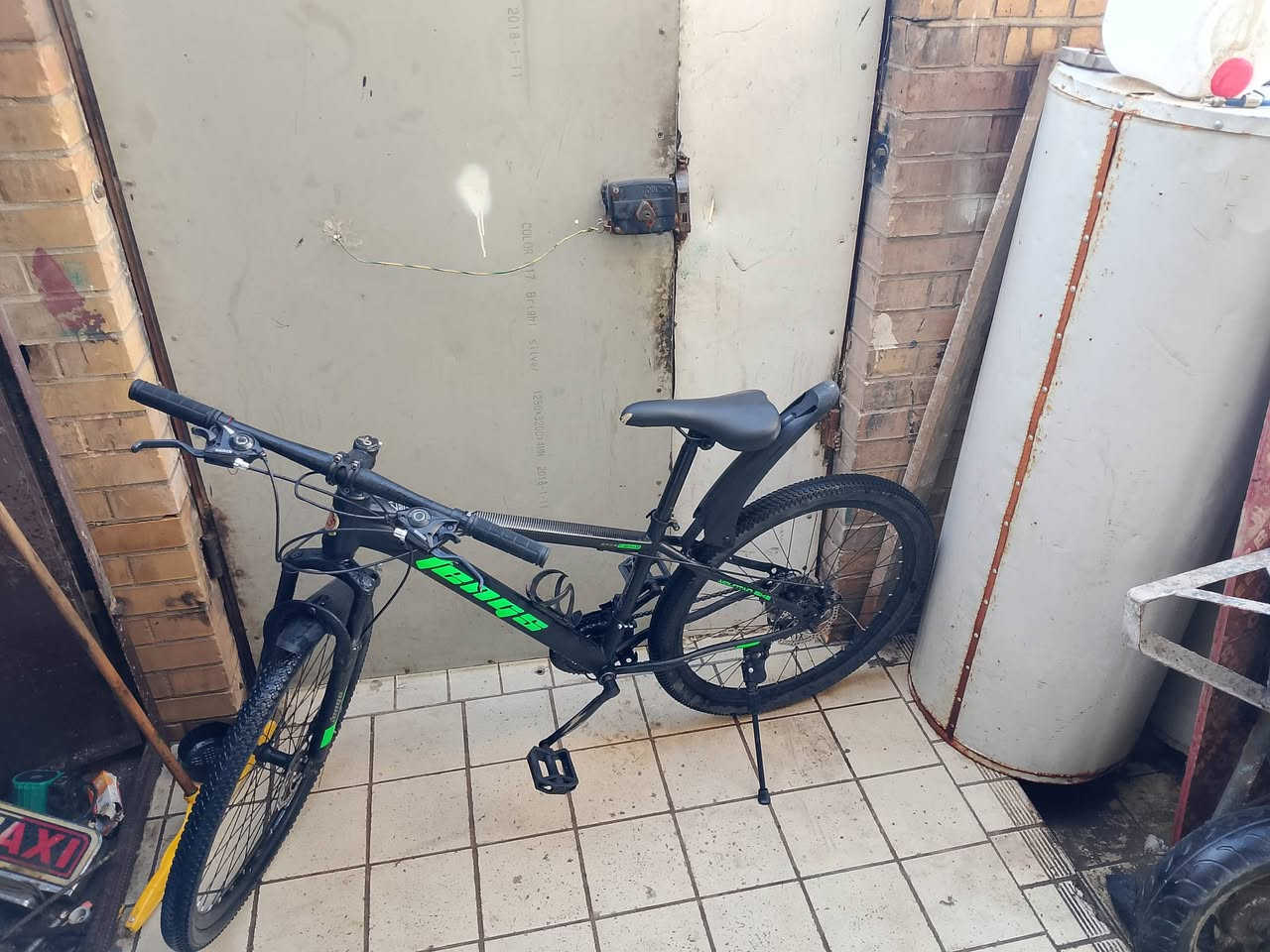 السلام عليكم البايسكل البيع السعر 90الف الرقم ***********
