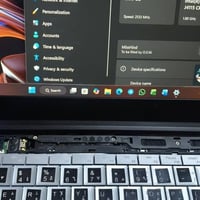 شاشة مفصولة • ٨ جيجا • ٢٥٦ جيجا