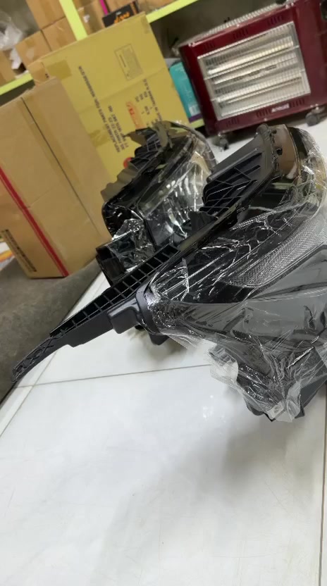 السلام عليكم اتوفر لايتات  تجاري  PRO/SV مديل قديم درجه اوله
للتواصل على الرقم التالي

***********

***********
