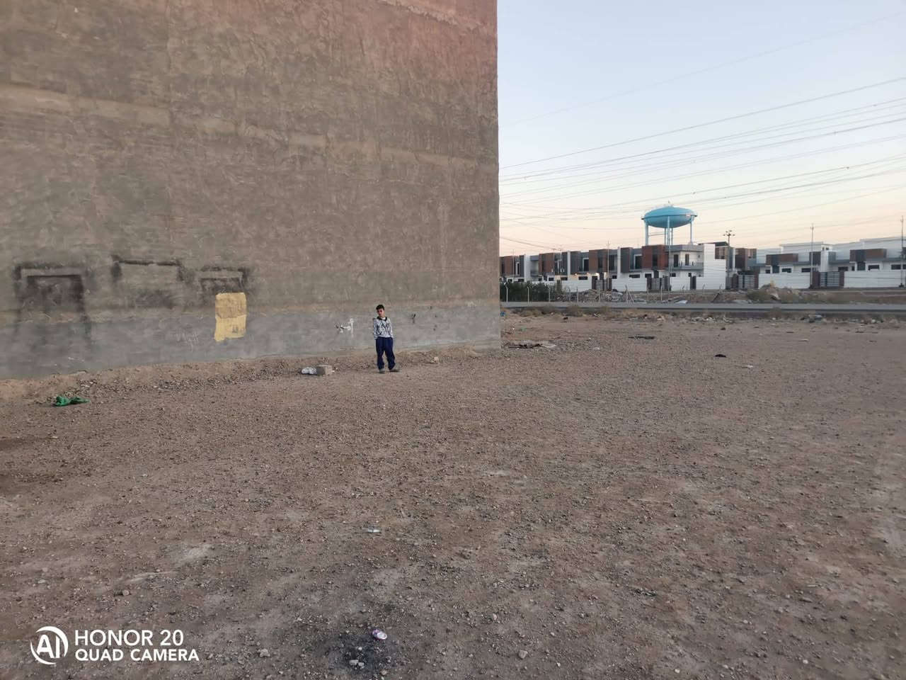 قطعة أرض للبيع 
المساحه ١٥٠
الموقع الجغيفي الثانيه خلف شارع ٦٠
كامله الخدمات 
للاستفسار الاتصال على الرقم 
***********
https://maps.app.goo.gl/fgTSjMHKnGFExG4A7
