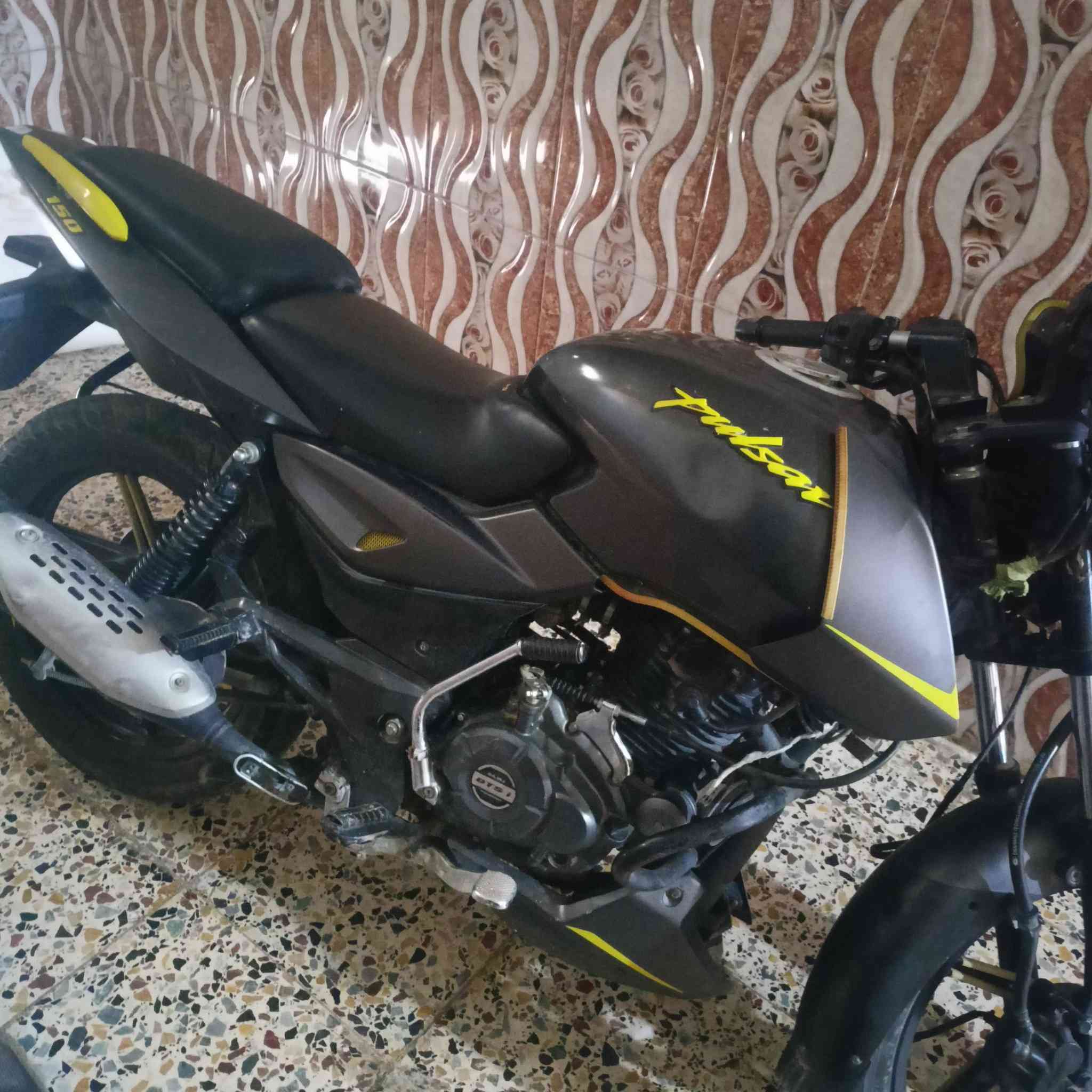 سلام عليكم دراج بولسر لبيع موديل 2021 دراج مكفول  ***********
