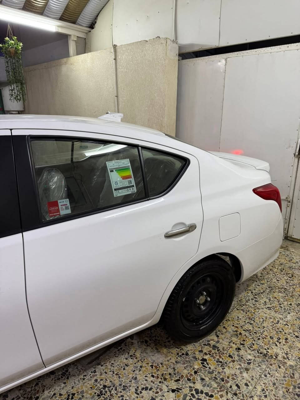 نيسان صني 2025 رقم اربيل ماشيه 3000 يعني زيرو مكفوله من كلشي عنوان البصره الزبير السعر 128 وبيها مجال ***********
