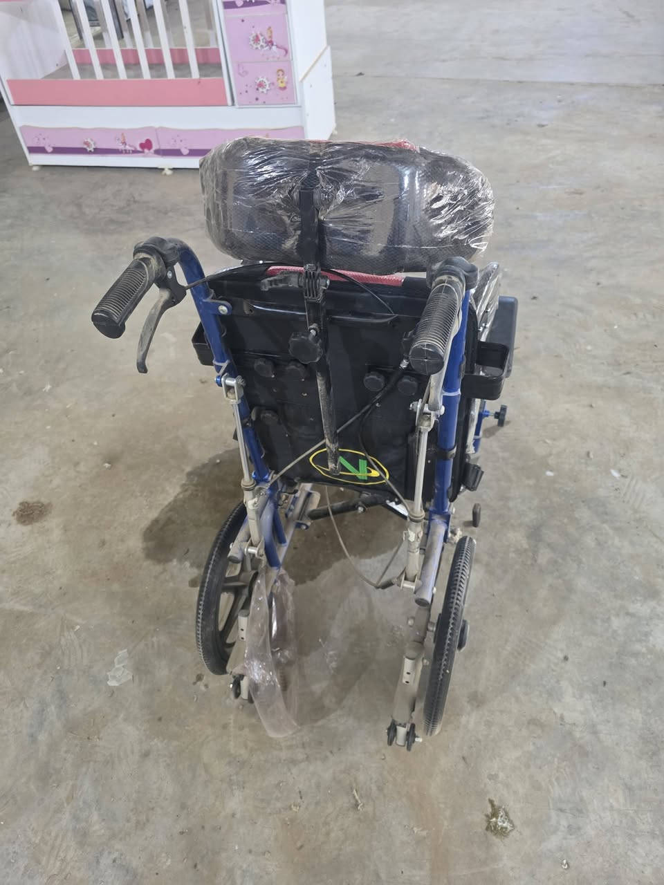 عربانة معوقين جديدة كارتون السعر ١٥٠ الف الرقم ***********
