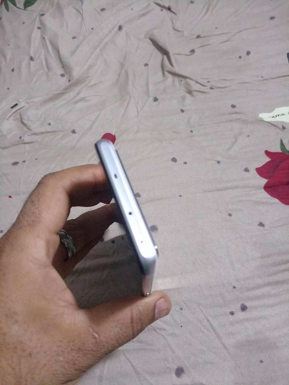موبايل realme GT Neo5 SE
ذاكرة 1 تيرا يعني 1024كيكا
عشوائيه 16+12
شاشه 144
بطاريه 91%
للبيع 325 او المراوس
ملاحضه هذا مو سعره لان مواصفاته معروفه لكن لان بي رقم عواج وبسط


**إذا كنت صاحب هذا الإعلان وتريد حذفه لأي سبب، رجاءا أرسل رسالة إلى الدعم الفني**